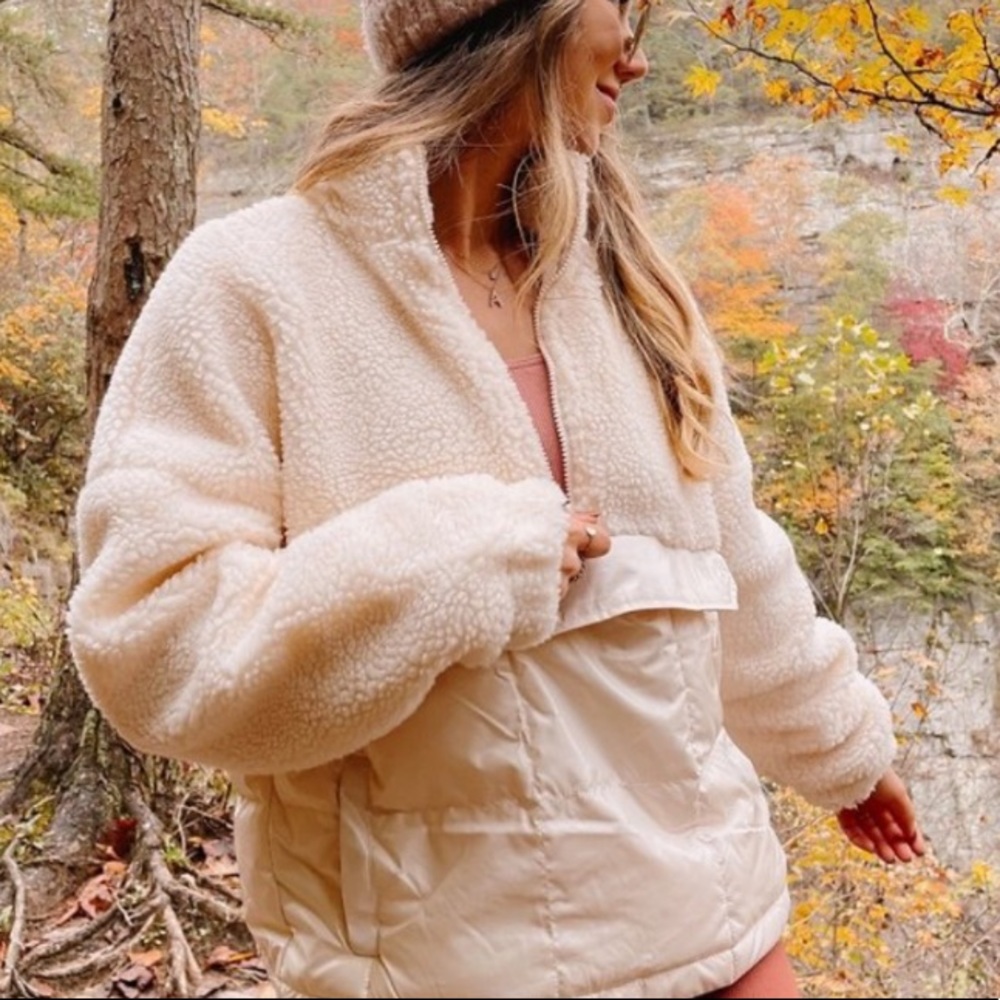 Cropped Sherpa Pullover w Kangaroo Pocket and Hood